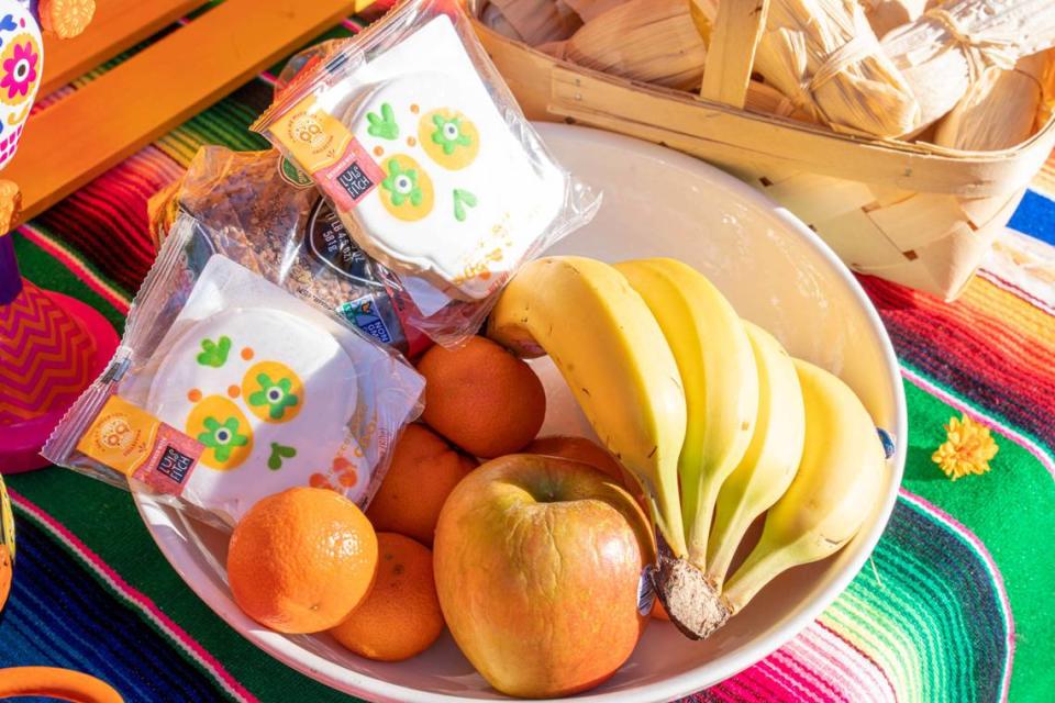 Earth offerings for el Dia de los Muertos.