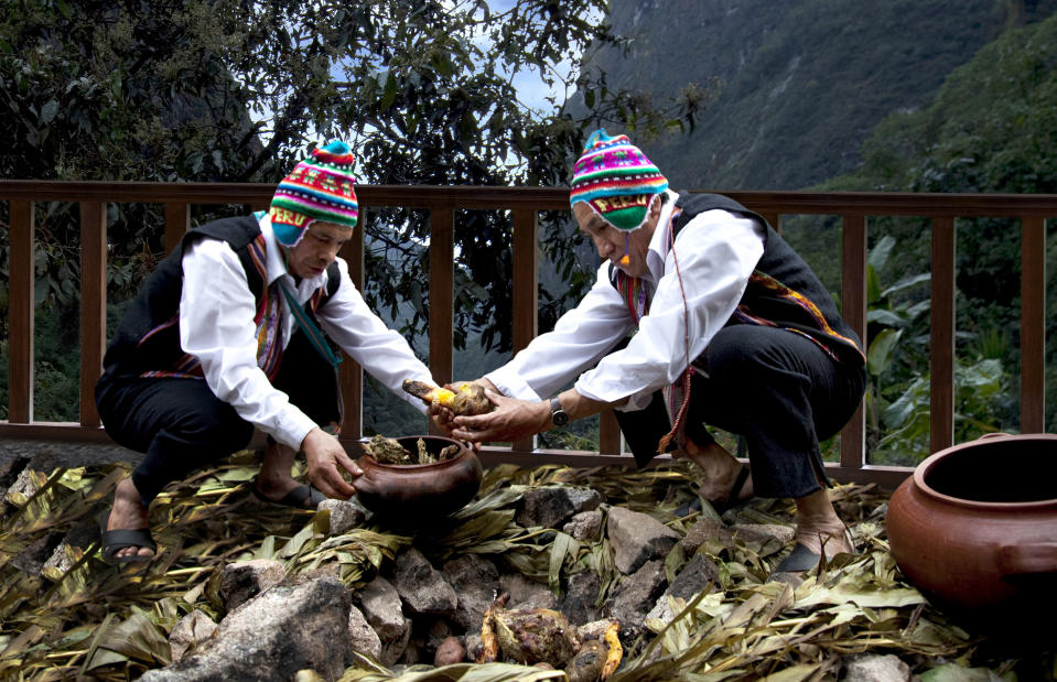 39 Pachamanca or earth pot