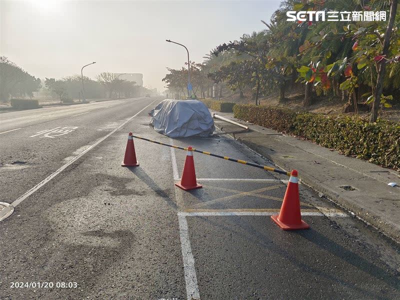 林男曾於20日上午載著家人前往旗津，自撞釀成火燒車，獲救後隔夜就發生憾事。(圖/翻攝畫面)