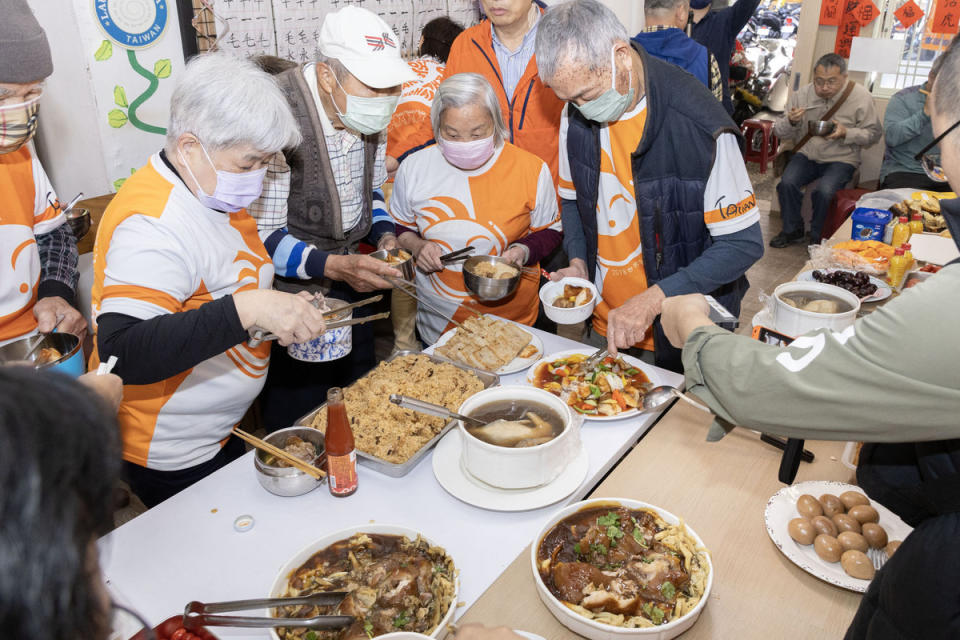 健康美味的年節料理，讓長輩們紛紛食慾大振。   圖：我尚網數位整合／提供