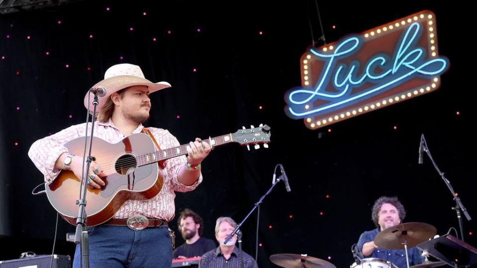 vincent neil emerson, country singer songwriter with choctawapache roots