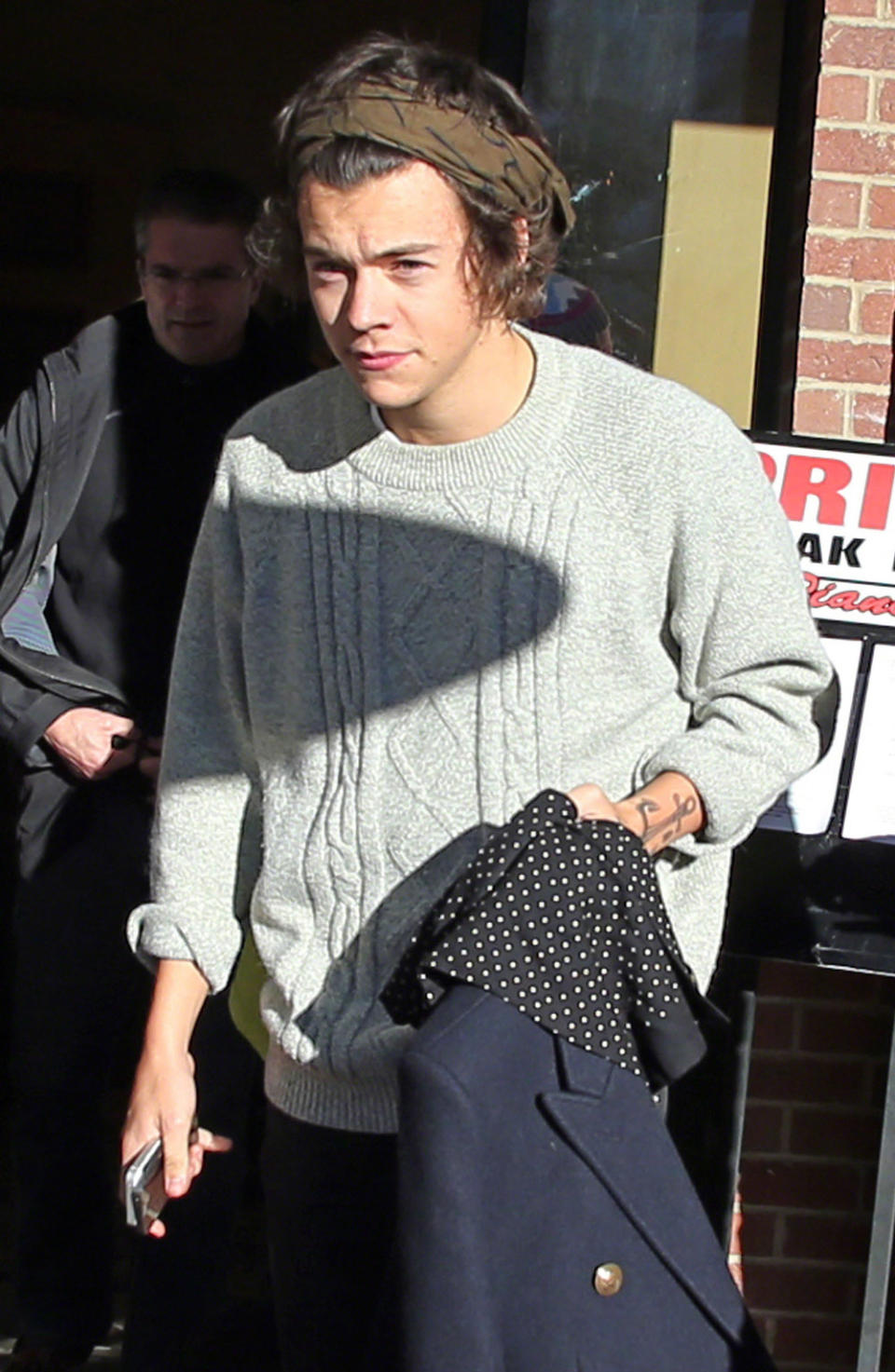 'Are You Hungry?': Harry Styles Offers Food To Paparazzi (WATCH)