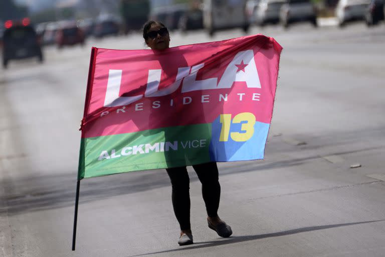 Un simpatizante de Lula, en Brasilia. (AP Photo/Eraldo Peres)