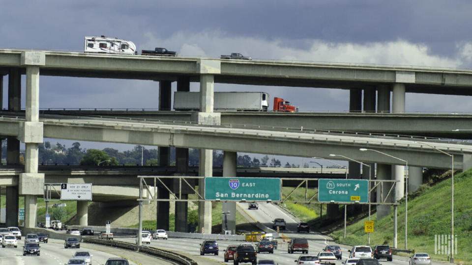 Southern California’s massive ports co-exist with a huge population center. (Jim Allen/FreightWaves)