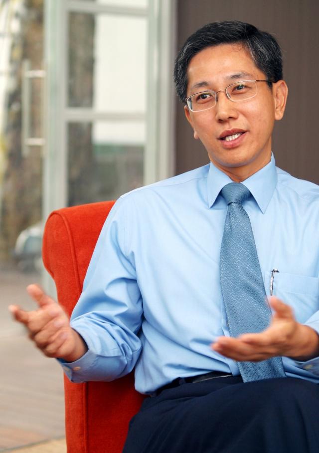 Raymond Chia back at the helm of Chip Eng Seng