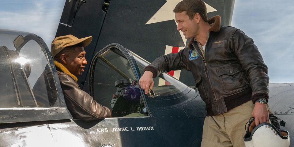 Jonathan Majors (left) and Glen Powell play American aviators during the early days of the Korean War in "Devotion."