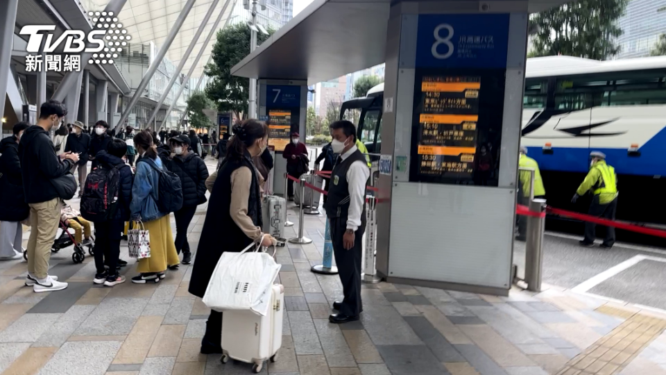 JR東京車站的機場巴士，因為疫情關係現在不開放預約。（圖／葉韋辰攝）