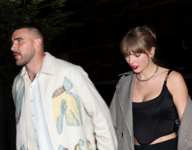 Travis Kelce y Taylor Swift.  Foto de Johnny Núñez/WireImage.