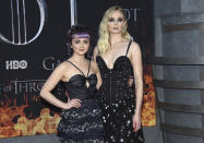 <p>Las intérpretes de Sansa y Arya se han convertido en buenísimas amigas.<br>(Photo by Evan Agostini/Invision/AP) </p>