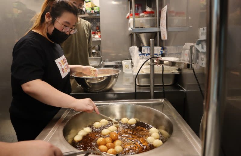 frying donuts