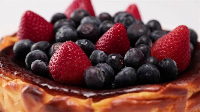 top the cake with fruits