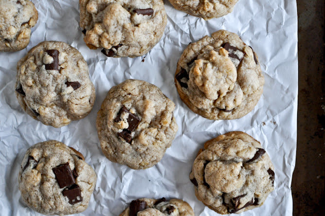 <strong>Get the <a href="http://www.howsweeteats.com/2012/03/brown-butter-oatmeal-chunk-cookies/" target="_blank">Brown Butter Oatmeal Chunk Cookies recipe</a> from How Sweet It Is</strong>