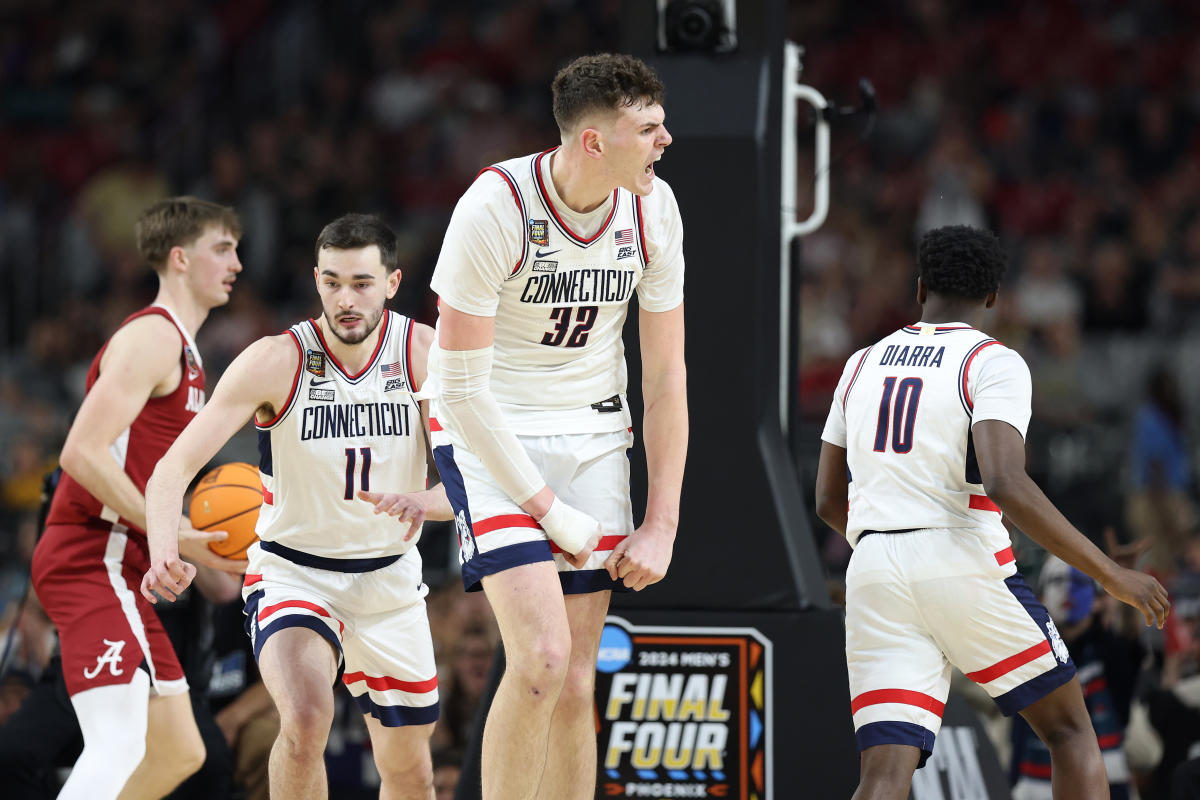 Final Four: UConn, Purdue'ye karşı ulusal şampiyonluk maçına çıkmak için Alabama'dan geç çekildi