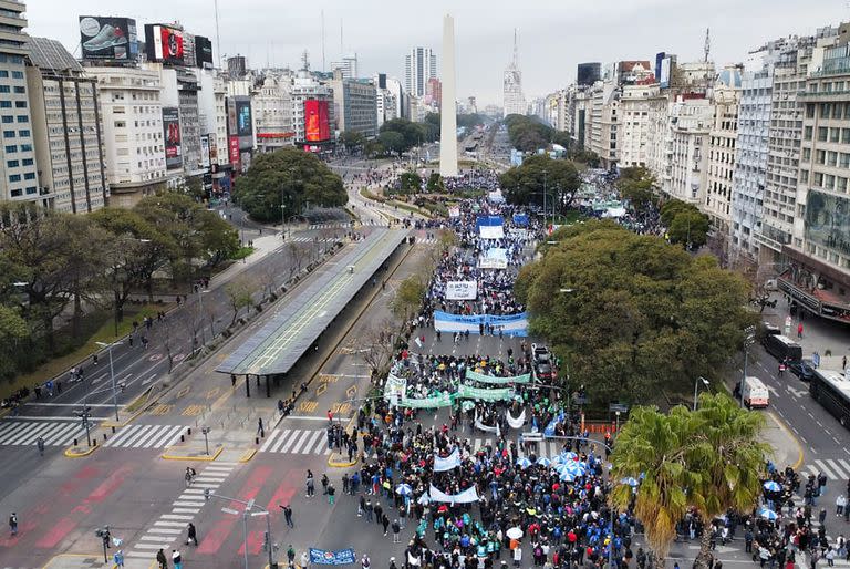 La gran convocatoria se notaba en el Obelisco pero luego no se trasladó al Congreso