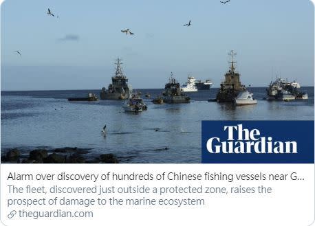 260艘中國漁船聚集在加拉巴哥群島。（圖／翻攝自推特）