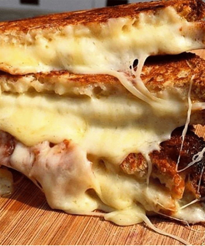 <p>Grilled Cheese Toastie Hacks You Need To Make</p>