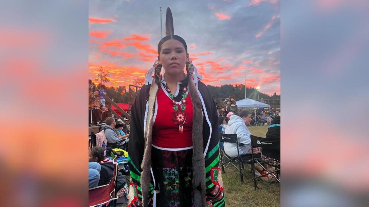 Her regalia was stolen. Thunder Bay’s powwow community came together to help the teen dance again