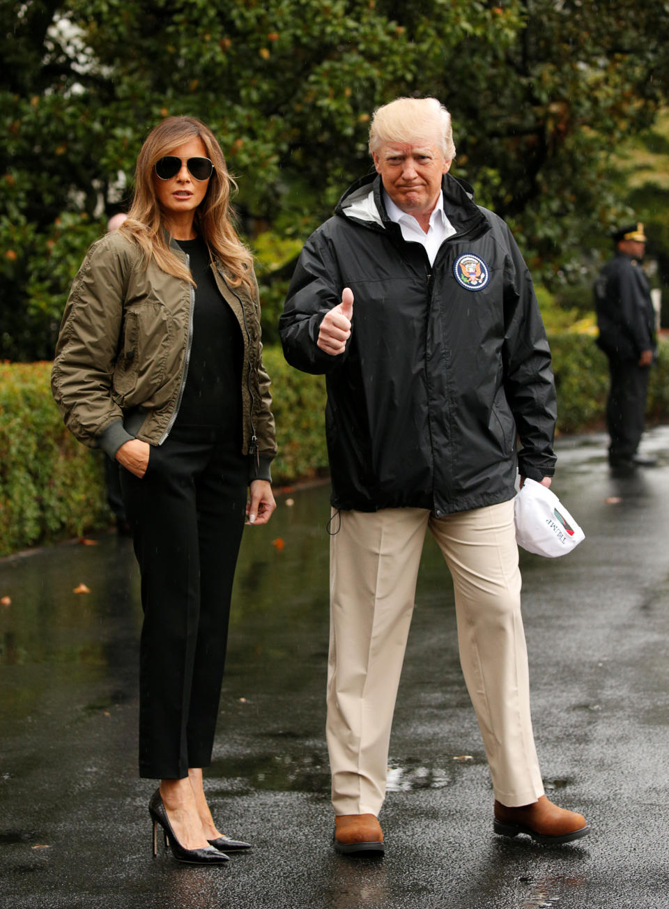 Some people took issue with first lady Melania Trump for wearing these high heels before boarding a flight with President Donald Trump from the White House to Texas on Tuesday. (Photo: Kevin Lamarque / Reuters)