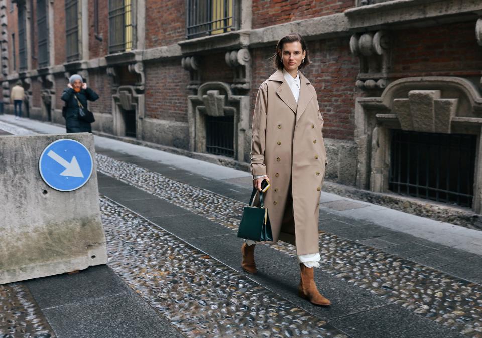 Phil Oh captures the best street style beauty looks of Milan Fashion Week Fall 2018, from twin pink bobs to kitschy plastic hair accessories.