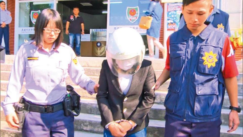 阮氏香（左）準備搭機逃回越南前一天，被警方逮捕。