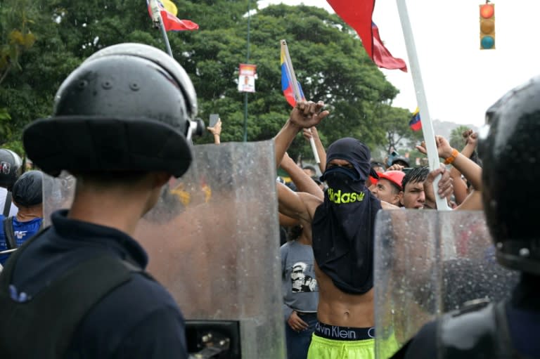Manifestantes en el barrio caraqueño de Catia contra la reelección de Nicolás Maduro en Venezuela, el 29 de julio de 2024 (YURI CORTEZ)