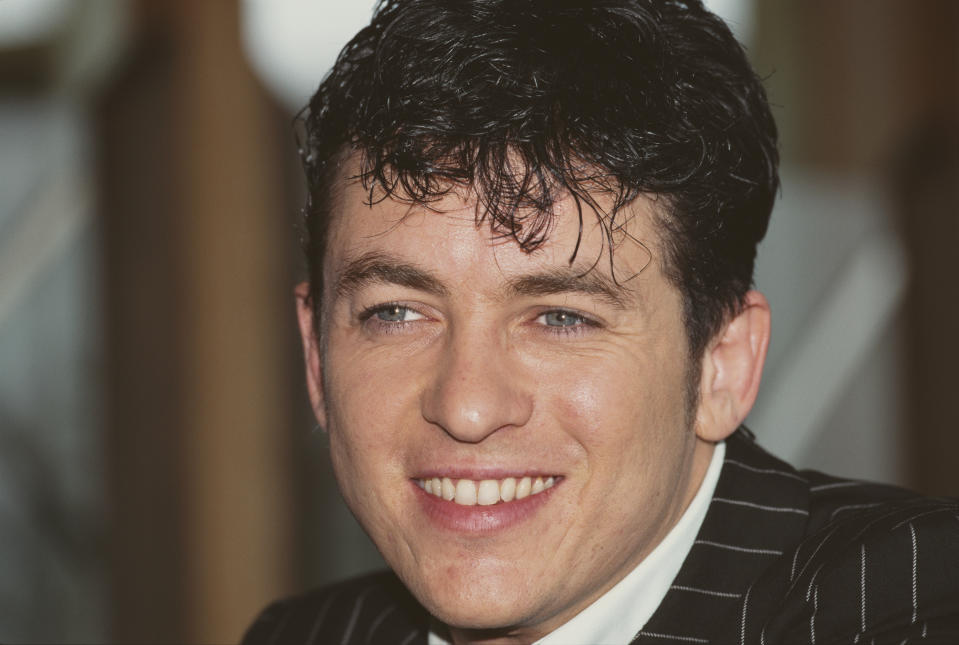 English actor, singer and television presenter Shane Richie posed in September 1995. (Photo by Larry Ellis Collection/Getty Images)