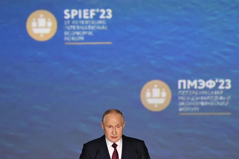 Vladimir Putin, en el foro en San Petersburgo. (Ramil Sitdikov / Host photo agency RIA Novosti / AFP)