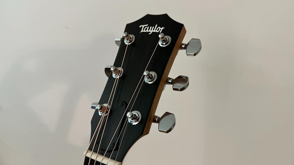 Taylor 110e acoustic guitar review
