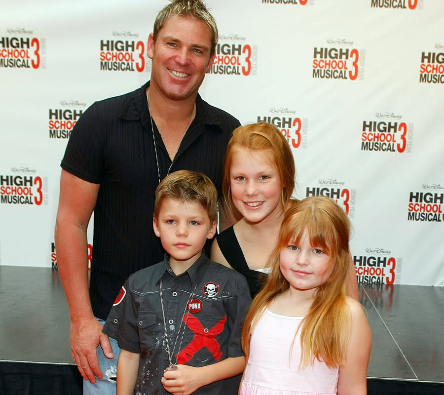 Shane Warne and his children, pictured here in Melbourne in 2008.