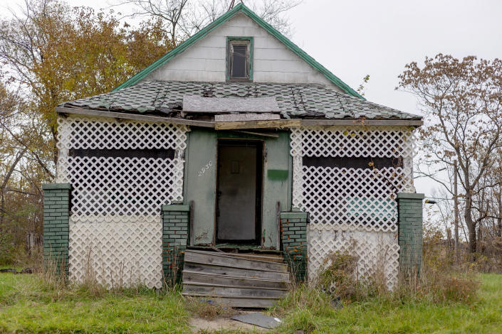 Image: A vacant home in Detroit. (Sylvia Jarrus for NBC News)