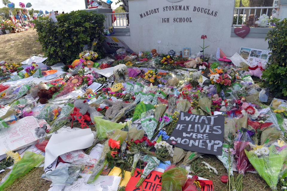 <p>Students and teachers return to Marjory Stoneman Douglas High School on Feb, 23 2018 in Parkland, Fla. (Photo: Hoo-Me.com/MediaPunch/AP) </p>