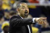 Michigan head coach Juwan Howard gives instructions to his team as they played against UMass-Lowell during the first half of an NCAA college basketball game, Sunday, Dec. 29, 2019, in Ann Arbor, Mich. (AP Photo/Jose Juarez)