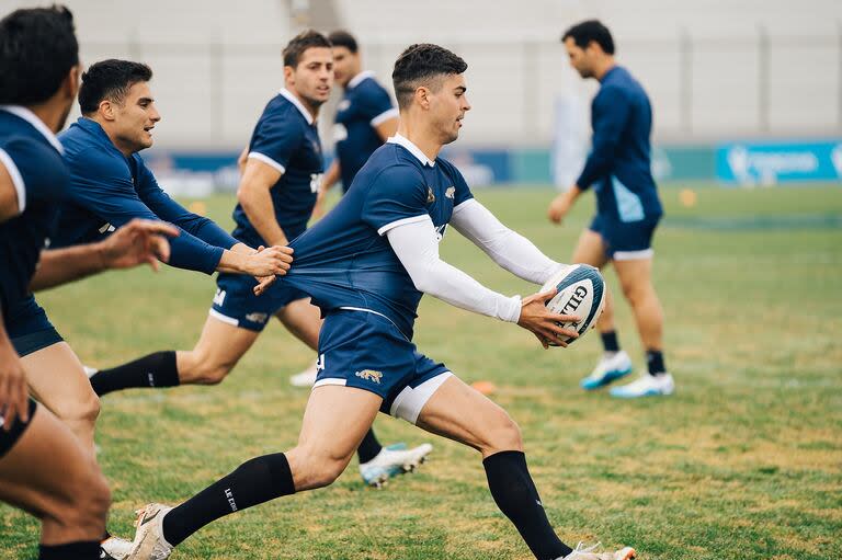 Ignacio Mendy vuelve a los Pumas luego de quedar al margen en la era del entrenador Michael Cheika; el back necesita aprovechar la oportunidad, en una función para la que abundan los candidatos.