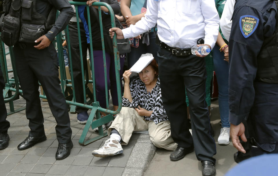 FOTOS | AMLO provoca caos y euforia por donde pasa