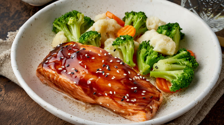 teriyaki salmon with vegetables