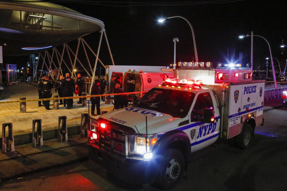 Five dead in New York river helicopter crash