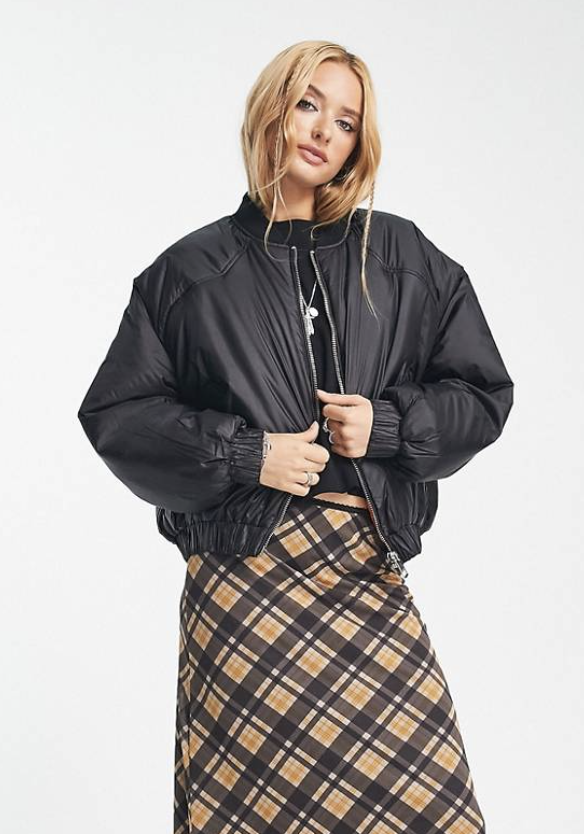 Hailey Bieber's Winter Coats: 4 Fashionable Styles For Freezing Temps –  StyleCaster