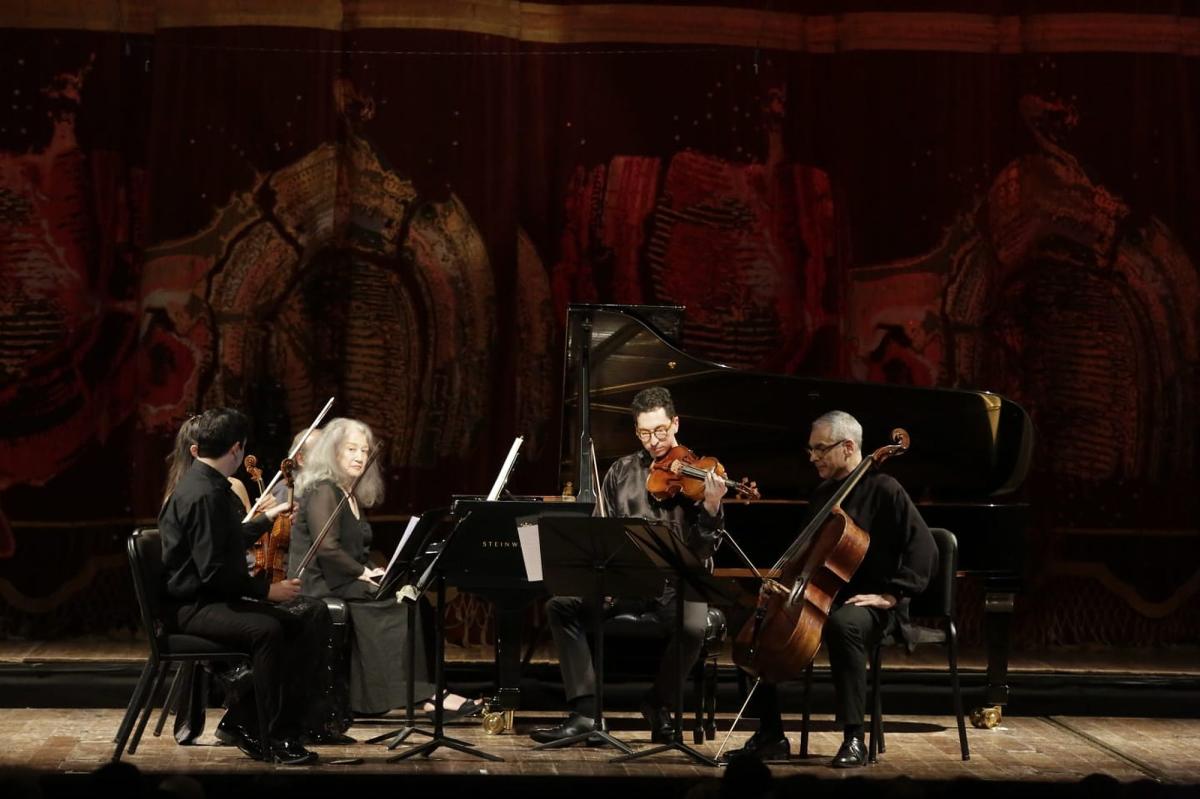 Teatro Colón Martha Argerich Con Un Quinteto De Schumann Sublime Y Arrasador Inauguró El 2377