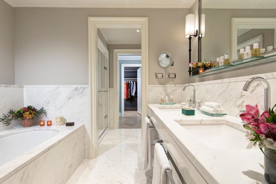 The bathroom in the Duomo Presidential Suite at Hotel Savoy