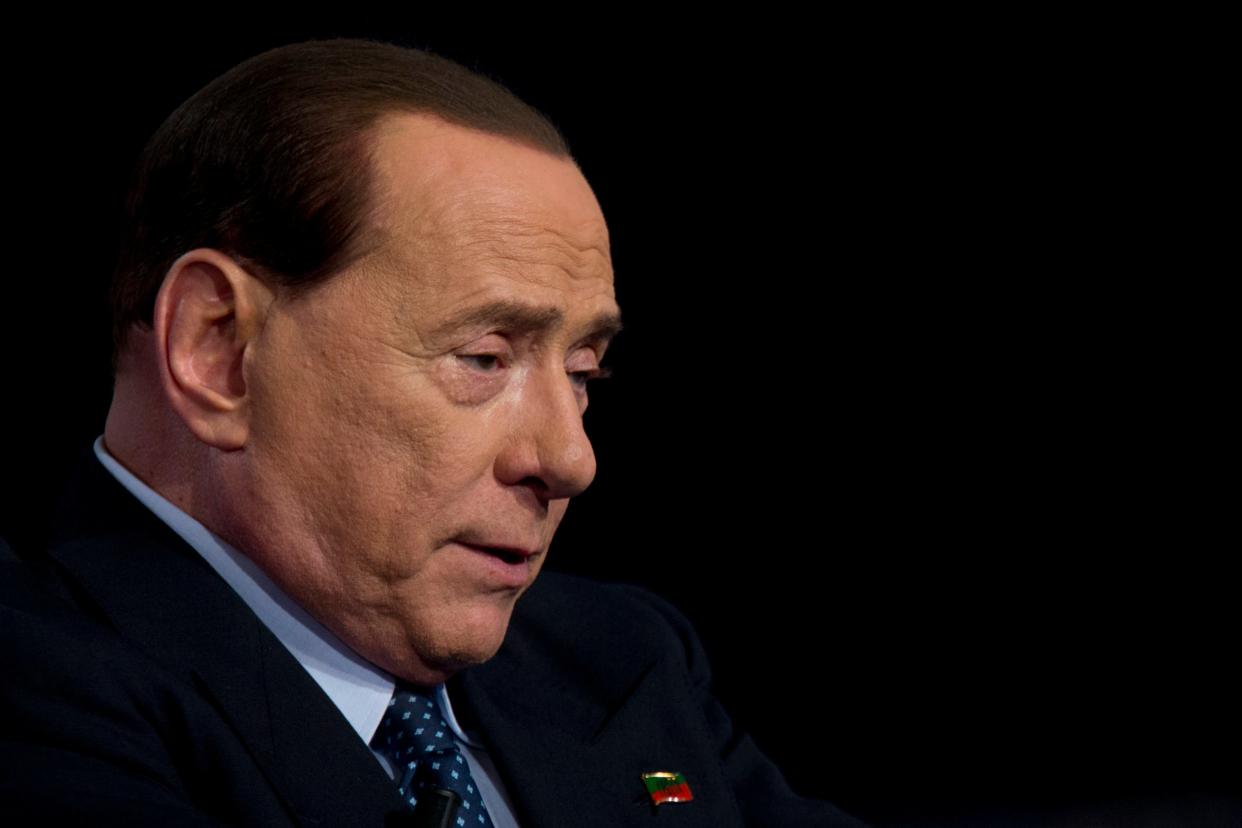 (Archivbild) Silvio Berlusconi († 12. Juni 2023) soll Frauen monatlich Geld gezahlt haben, die an seinen "ex-Partys teilnahmen.  - Copyright: picture alliance / ASSOCIATED PRESS | Andrew Medichini