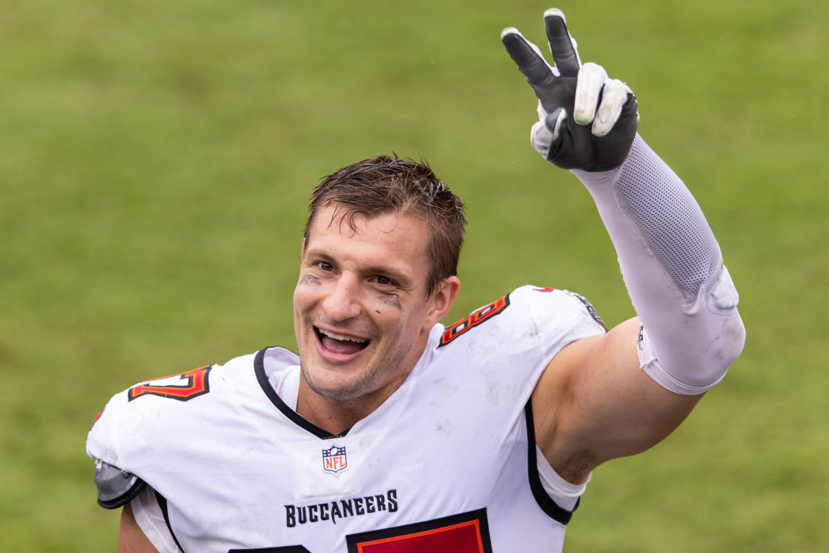 A Rob Gronkowski Buccaneers jersey? Reported deal has Gronk joining Tom  Brady in new look 