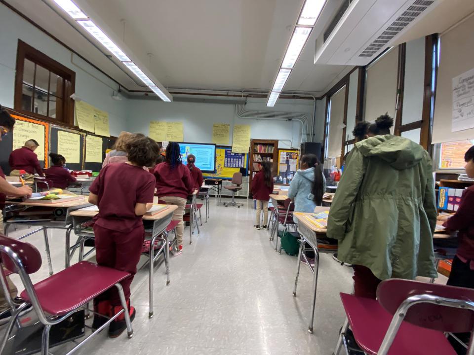 This is the rule in Sandra Auletta’s third grade class at School 3 in Paterson: When students understand the answer to the question, they stand.