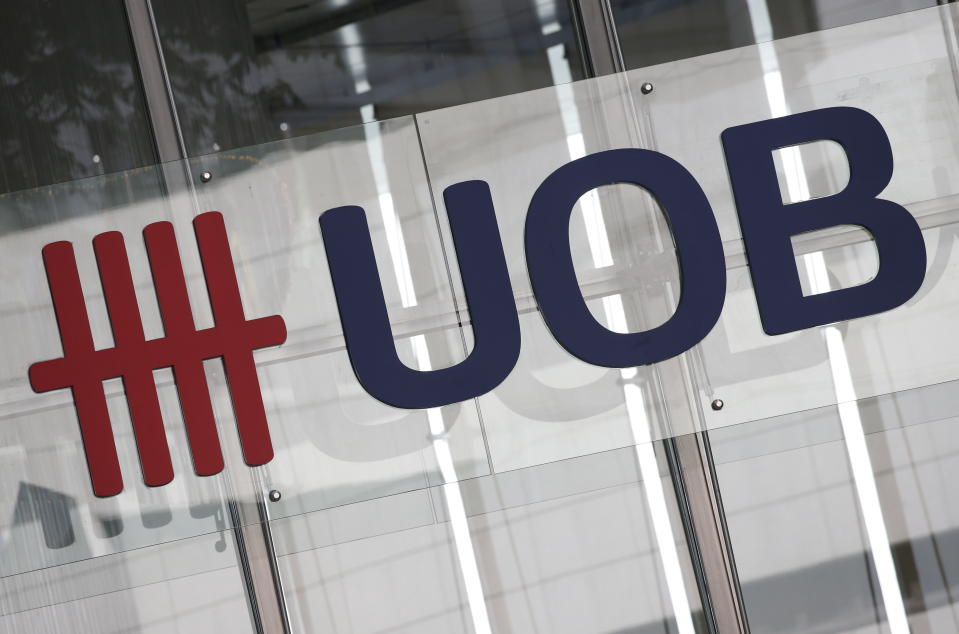 A logo of the United Overseas Bank Limited (UOB) outside a branch in Singapore's central business district January 7, 2016.  REUTERS/Edgar Su 