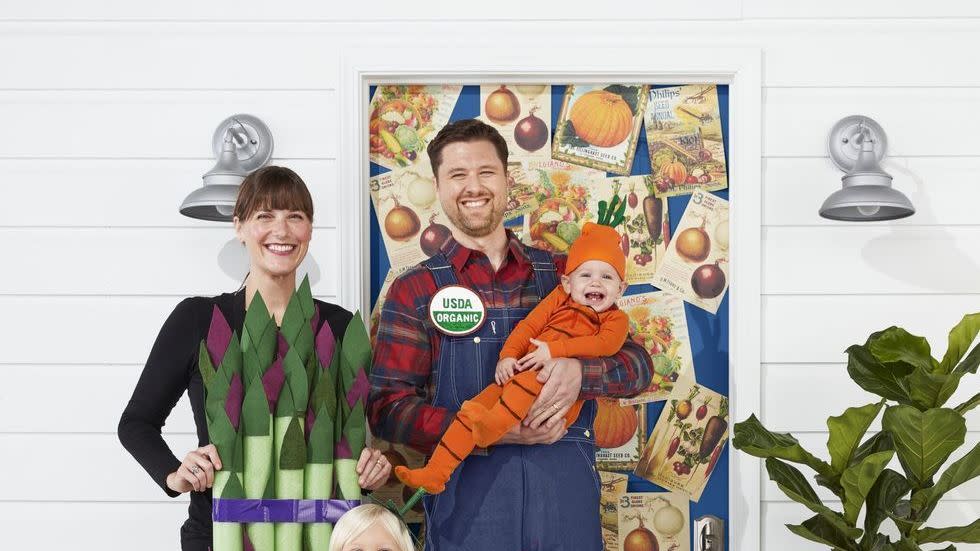 farmers market couples halloween costumes