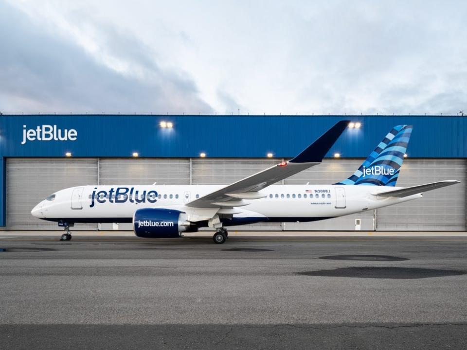 JetBlue Airways "hops" livery.