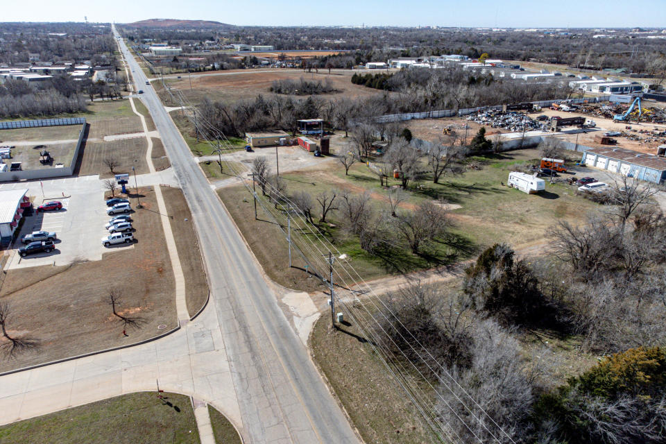 A sidewalk lines one side of S Bryant Avenue between SE 29 and SE 44 in Oklahoma County.