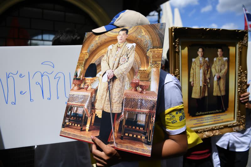 Pro-royalist supporters show their support for the monarchy and the government in Bangkok