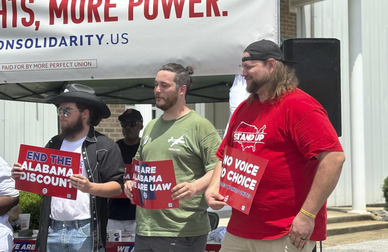 Mercedes employees rally for union support in Alabama on May 5, 2024. <a href="https://newsroom.ap.org/detail/UAWMercedes/3cf11dce63f84d47872069ca3587cda7/photo?Query=mercedes%20benz&mediaType=photo&sortBy=arrivaldatetime:desc&dateRange=Anytime&totalCount=40417&currentItemNo=8" rel="nofollow noopener" target="_blank" data-ylk="slk:AP Photo/Kim Chandler;elm:context_link;itc:0;sec:content-canvas" class="link ">AP Photo/Kim Chandler</a>