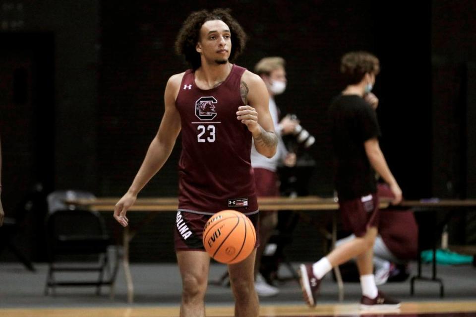 South Carolina Gamecocks freshman Devin Carter practices basketball on Tuesday, October 12, 2021.