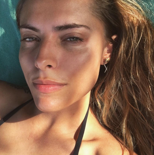 <p>Ungeschminktes Selfie? Kein Problem für Sophia Thomalla. Vor allem weil die 26-jährige Schönheit gerade Urlaub macht und durch die Sonnenbräune zusätzliches Make-Up überflüssig wird. (Bild: Instagram.com/Sophia Thomalla)<br></p>